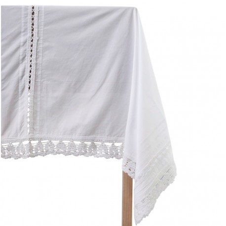 Lace tablecloth white