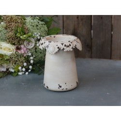 Vase (S19) with lace edge