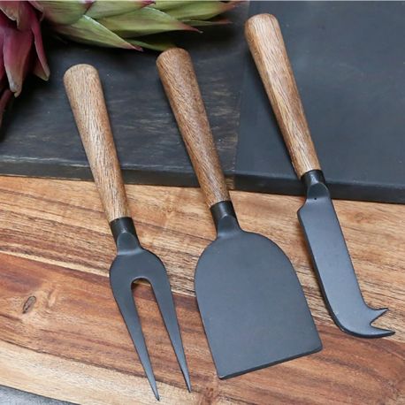 Cheseknives w. wooden handle set of 3