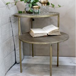 Table w. 2 tiers