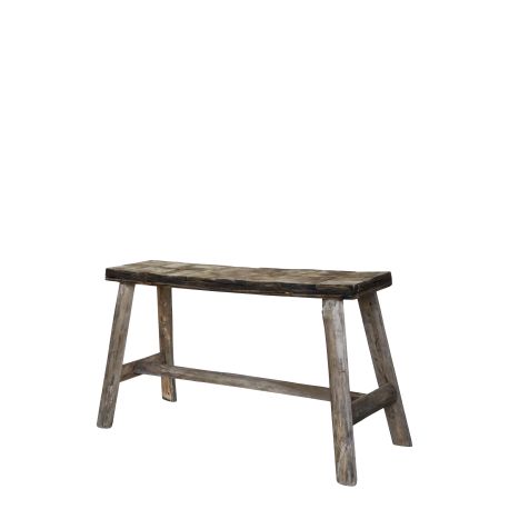 Bench w. pattern on seat