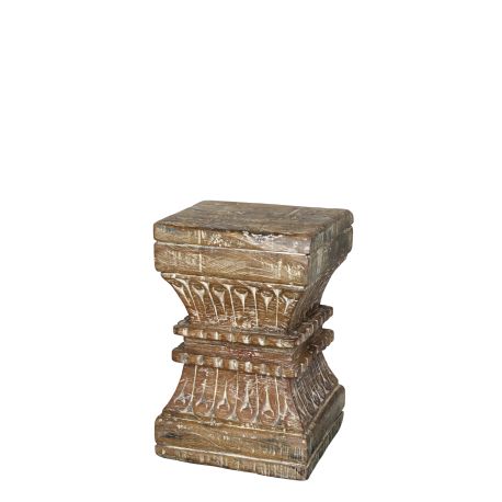 Grimaud Centrepiece w. carvings