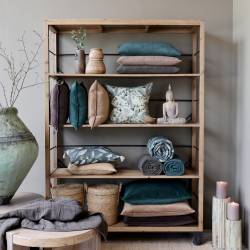 Shelving Unit on wheels w. 4 shelves