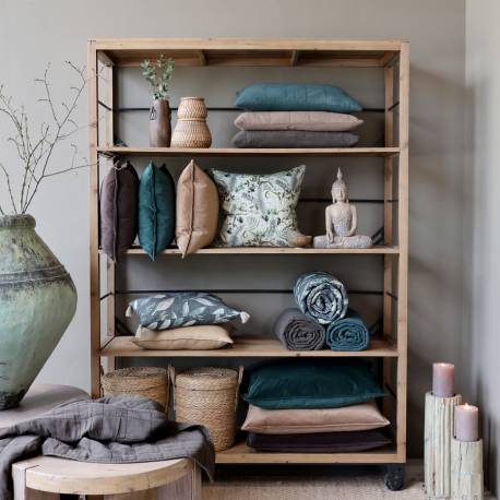 Shelving Unit on wheels w. 4 shelves