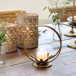 Świecznik z lilią wodną