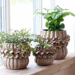 Doniczka Madeleine z girlandą