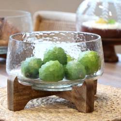 Taca z drewnianą podstawą