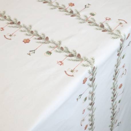 Aix Tablecloth w. garland